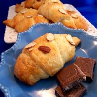 Candy Bar Croissant image