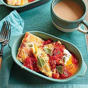 Country Ham and Gouda Grit Cakes with Tomato Gravy_image