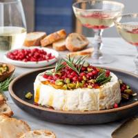 Baked Brie with Pomegranates_image