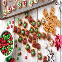 Easy, Festive Chocolate Holiday Pretzels_image