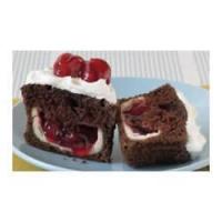 PHILLY Blackforest Stuffed Cupcakes image