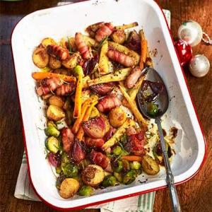 All-the-trimmings traybake_image