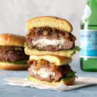 Gourmet Burgers with Sun-Dried Tomato_image