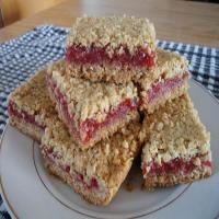 Delicious Raspberry Oatmeal Cookie Bars image