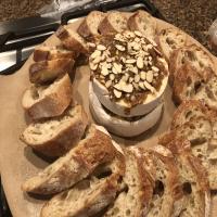 Easy Baked Brie with Almonds and Brown Sugar_image