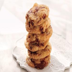 Cornmeal Chocolate-Chunk Cookies with Raisins and Fennel Seeds_image