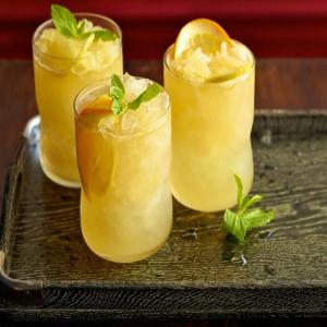 Sparkling Bourbon Lemonade image