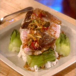 Asian-Style Steamed Snapper with Baby Bok Choy_image