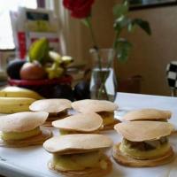 Make-Ahead Healthy Egg and Cheese Pancake Sandwiches_image