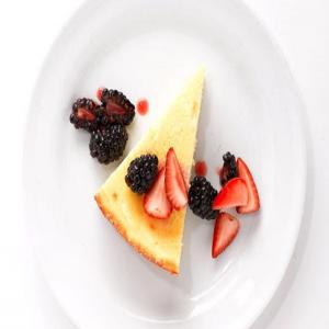 Goat Cheese Cake with Mixed Berries_image