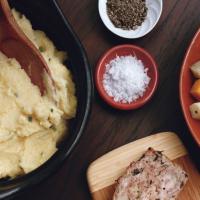 Crème Fraîche and Chive Mashed Potatoes_image