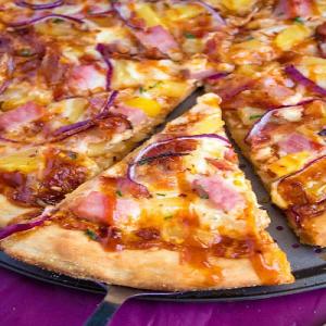 Hawaiian BBQ Pizza ~ Recipe | Queenslee Appétit_image