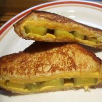Aim's Favorite Pickle Cheese Melt_image