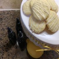 Sugar Cookies with Lemon Balm Tincture_image