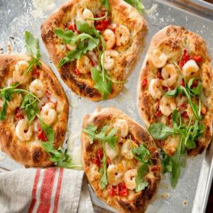 Individual Shrimp Scampi Pizzas_image