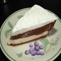 Mud Pie With Vanilla Wafer & Pecan Crust_image
