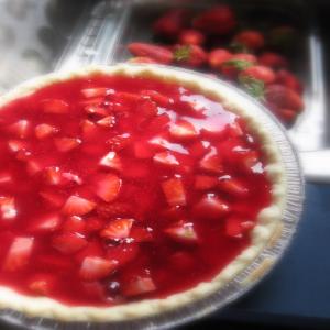Simple Strawberry or Peach Pie_image