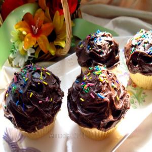 Finest Vanilla Cupcakes_image