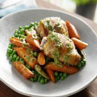 5-Ingredient Chicken with Peas and Carrots_image