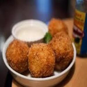 Beer Mac and Cheese Bites image