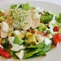 Grilled Chicken, Tomato and Baby Greens Salad with Blue Cheese_image