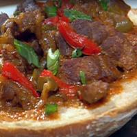 Onion and Pepper Smothered Round Steak_image