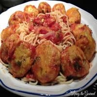 Chicken Meatballs with Red Sauce and Spaghetti_image