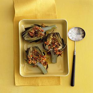 Steamed Artichokes with Grainy Mustard and Bacon Dressing_image