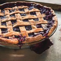 Cranberry and Wild Blueberry Pie_image