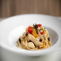 Pasta with Tomatoes and Black Beans_image