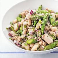Tuna, asparagus & white bean salad image