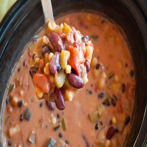 Slow-Cooker Vegetable Chili con Queso_image