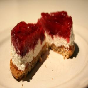 Strawberry-Topped Cheesecake Extraordinaire!_image