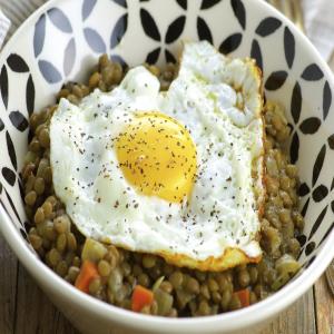 Lentils With Anchovies, Capers, and a Fried Egg_image
