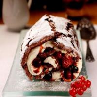 Choc Roulade & Spiced Berries_image