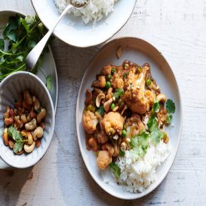 Cauliflower, Cashew, Pea and Coconut Curry_image