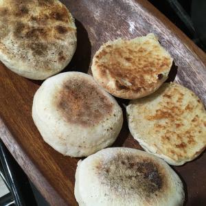 Sourdough English Muffins_image