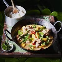 Chicken curry with lime leaf, lemongrass & mango_image