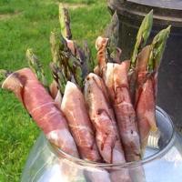Asparagus Wrapped with Prosciutto_image