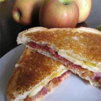 Grilled Bacon Apple Sandwich image