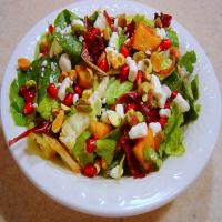 Arugula, Pear and Goat Cheese Salad With Pomegranate Vinaigrette_image