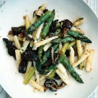 Asparagus with Morels and Tarragon image
