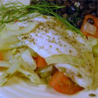 Paleo Poached Whitefish in Tomato-Fennel Broth_image