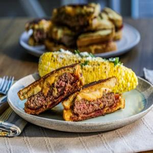 Patty Melts with Bacon, Charred Pineapple and Jalapeño Pimiento Cheese_image