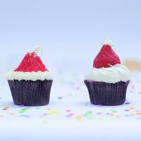 Santa Hat Cupcakes_image