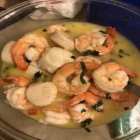 Shrimp and Scallop Scampi_image
