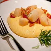 Rosemary Scallops and Grits Recipe_image