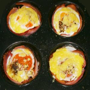 Baked Eggs in Ham Cups_image