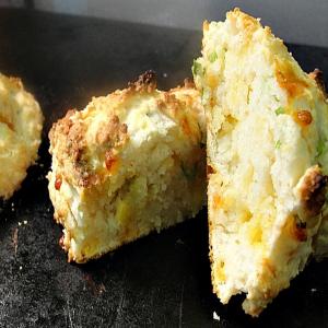 Cheddar Onion Drop Biscuits--Reduced Fat_image