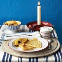Crepes with Sauteed Apples_image